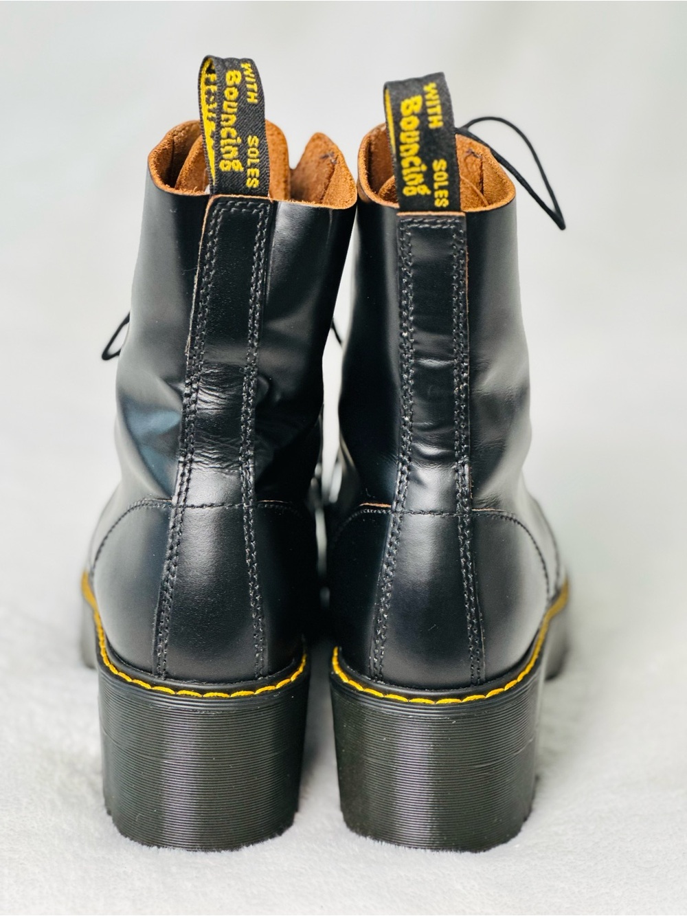 Dr. Martens Women’s Leona Heeled Boots Size 8 - Picture 4 of 11